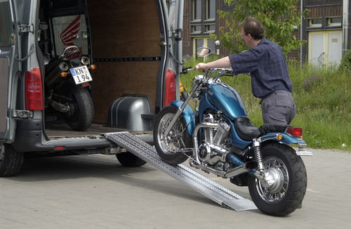 Binario di carico con protezione antiscivolo