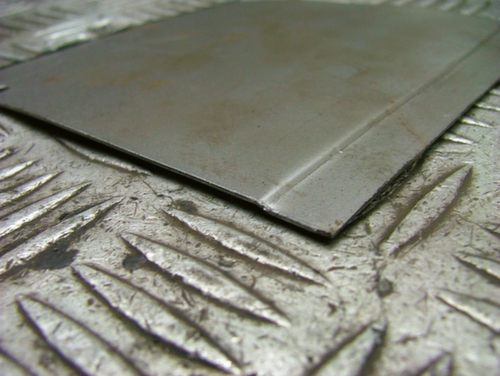 Pinze per punzonare e mettere a terra