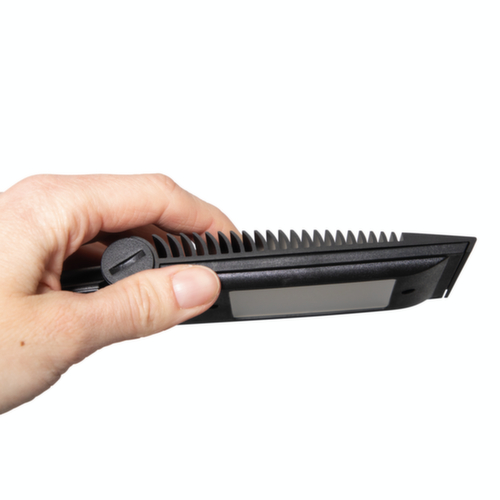 MAUL lampada LED da tavolo regolabile MAULsolaris, luce bianco neutro, argento