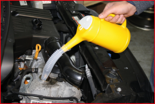 Caraffa graduata con beccuccio flessibile