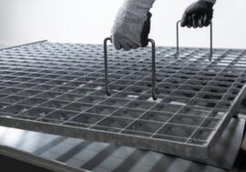 Sollevatore di griglie con 2 ganci